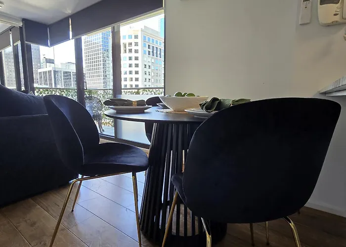 Luxuriq On Bourke